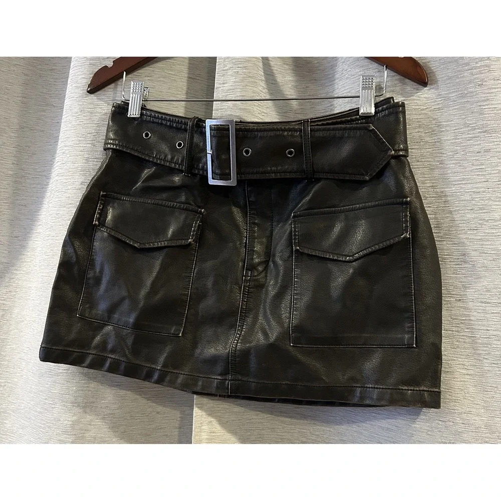 Ci Sono Skirt Womens M Black Faux Leather High Rise Belted Pleated Preppy Chic‎